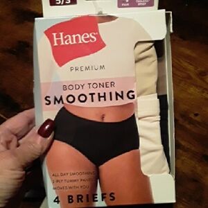 NWT Women's  Hanes 5/small 4 Pack Body Toner Smoothing Briefs